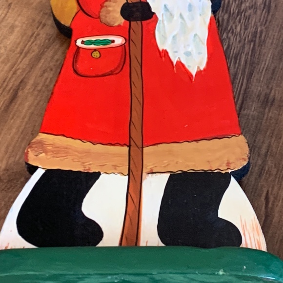 2 Folk Wood Santas - Picture 5 of 10